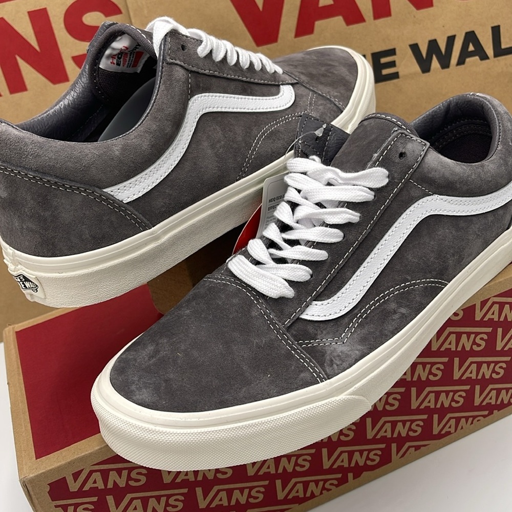 Vans Men’s Old Skool
(Pig Suede) Rabbit/Snow White
VN0A5KRF888 Sneakers - Picture 10 of 16